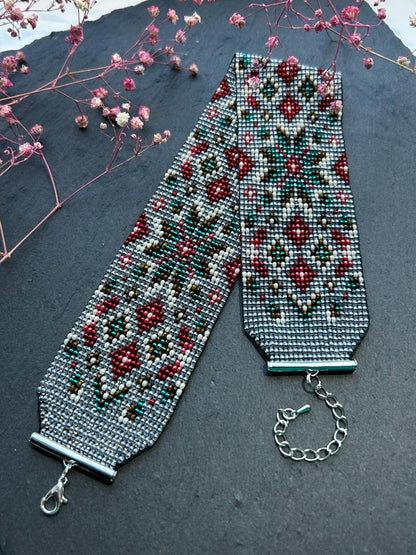 Unique handmade beaded choker necklace with green star and red details. Boho ethnic statement choker, perfect for festival, party, or everyday bohemian style  image 6
