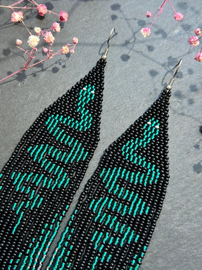 Handmade long beaded earrings with green snake design in boho style. Unique statement jewelry with fringe, perfect gift and standout accessory for any look image 4